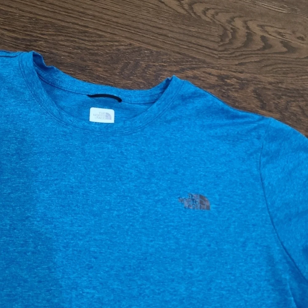The North Face Men's Blue T-Shirt Sz.L/G